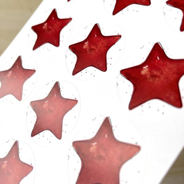 Sticker mit roten Sternen für Weihnachten